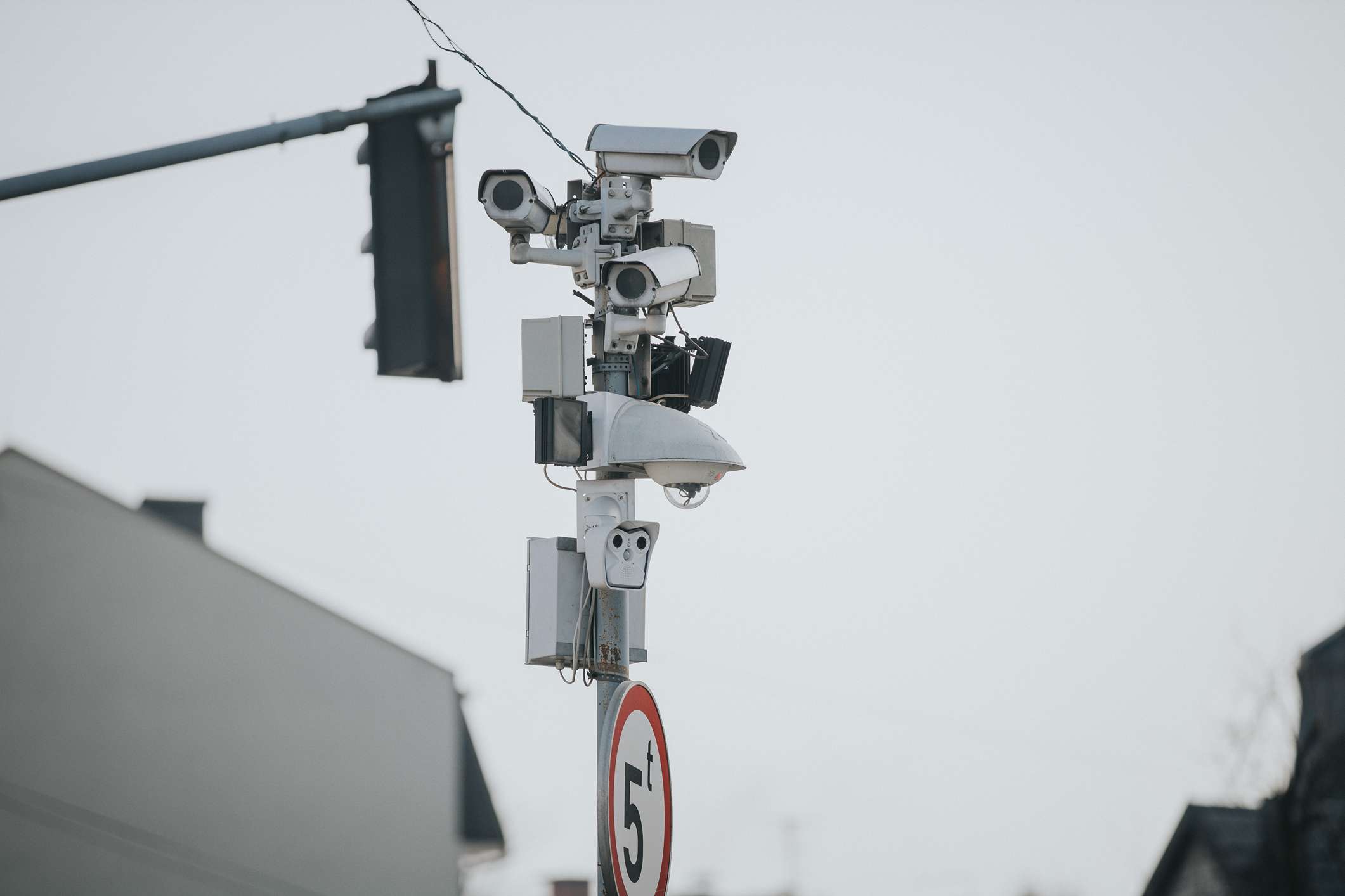 Apa Perbedaan Antara Jenis CCTV Analog dan Digital?